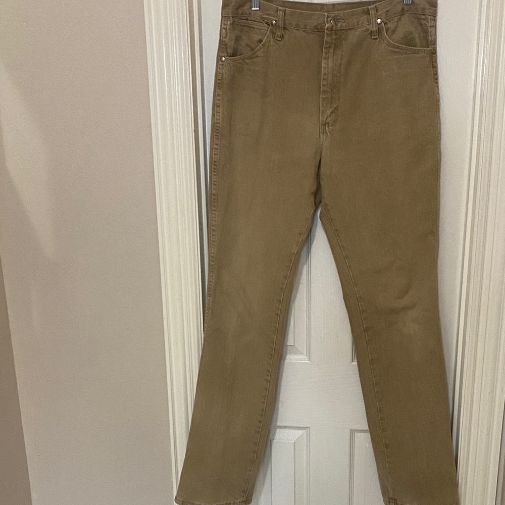Men's Wrangler Brown Straight Jeans;36W 36Length;classic;Cool Tan Taupe Color